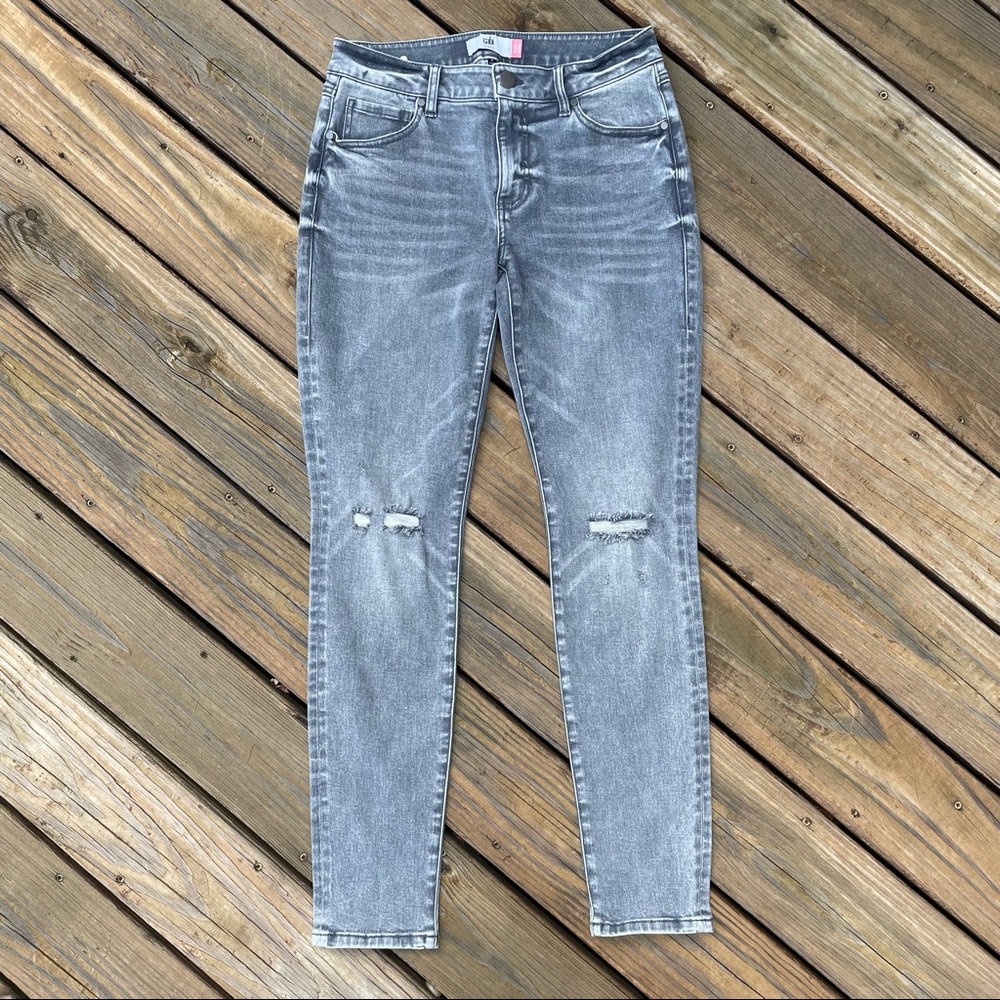 Cabi High Skinny Distressed Jeans Size 6